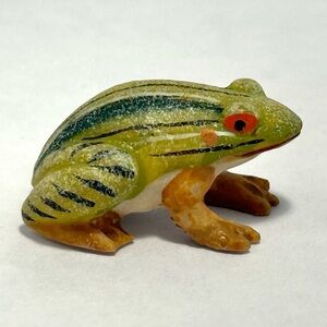 Vintage Hand Carved Mexican Onyx Marble Frog Mini Figurine 1.25”